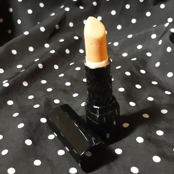 2 Avon Lipsticks 💋💄 - Picture 3 of 4